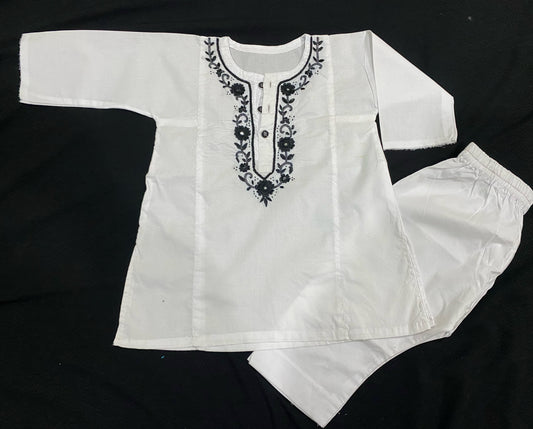 Beautiful traditional Pakistani hand embroidered kurta pyjama (baloochi kerhai)